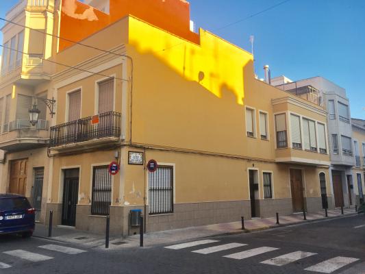 Inmobiliaria Cullera Playa Gestitur - Casa en el centro del Pueblo. #5803 - En Venta