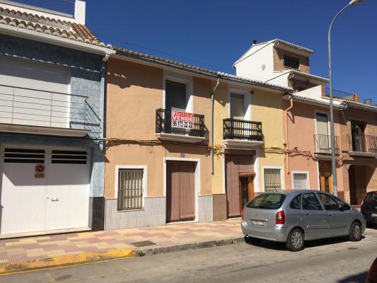 Inmobiliaria Cullera Playa Gestitur - Casa en Calle Valencia. #5513 - En Venta