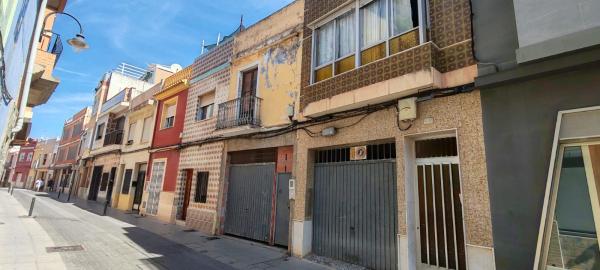 Inmobiliaria Cullera Playa Gestitur - Casa en Zona centro de Cullera. #6317 - En Venta